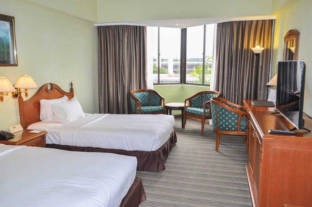 Mulia Hotel Bandar Seri Begawan Exterior photo
