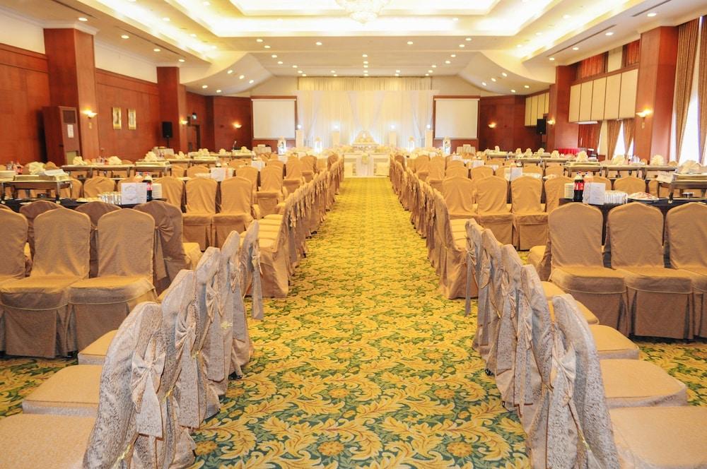 Mulia Hotel Bandar Seri Begawan Exterior photo